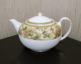 Tetera con tapiz floral de Wedgwood England