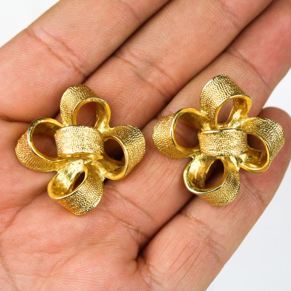 Vintage Signed Kenneth Jay Lane Large Gold Plated… - image 5