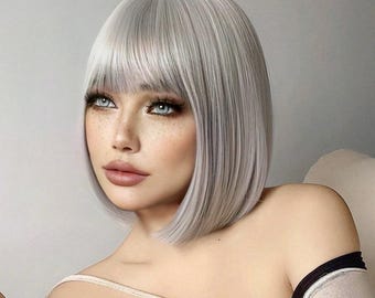 Silber Gerade Bob-Perücke mit Pony | 12-Zoll-hitzebeständige synthetische Perücke | Natürliche tägliche Art und Weise graue Perücke für Frauen