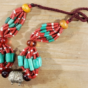 Vintage tribal necklace from North Africa | part of ethnic jewelry collection  | African Berber Morocco resin plastic metal beads Amazigh