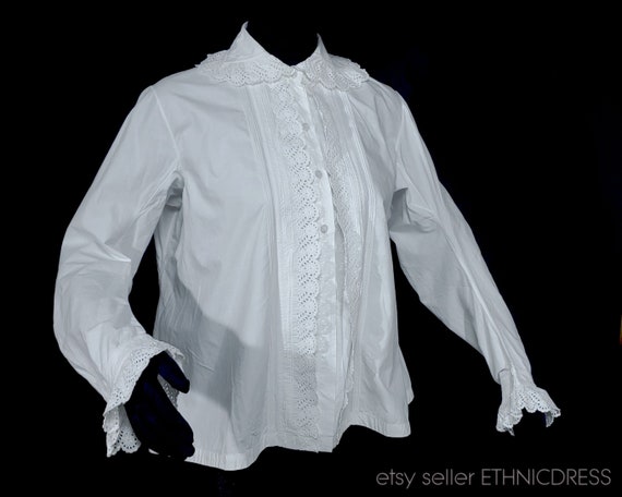 Antique white cotton blouse with embroidered mono… - image 1