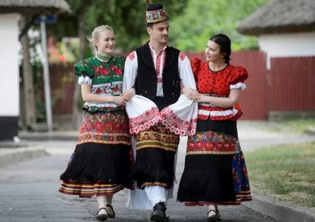 フォークダンス エプロン アンティーク 黒 ハンガリー