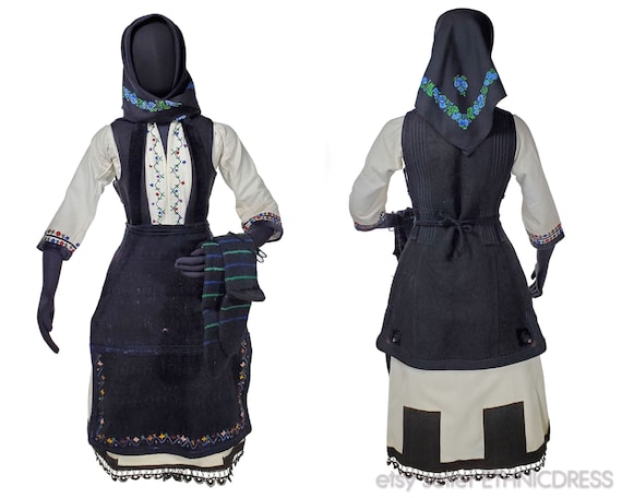 Vintage Macedonian folk costume from Bitola | pea… - image 1
