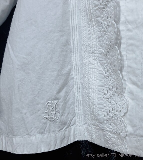 Antique white cotton blouse with embroidered mono… - image 7