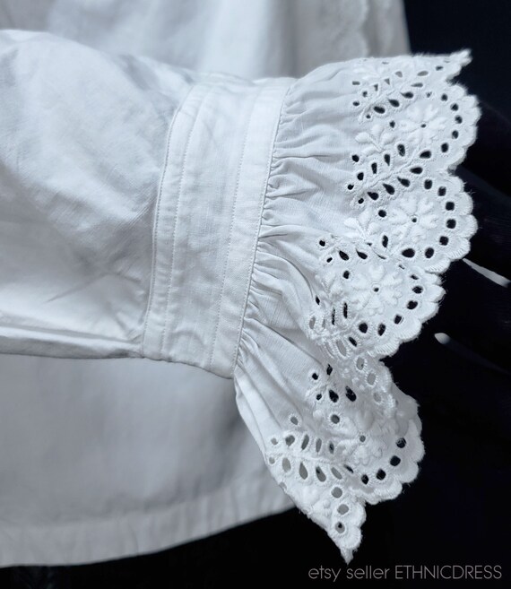 Antique white cotton blouse with embroidered mono… - image 6