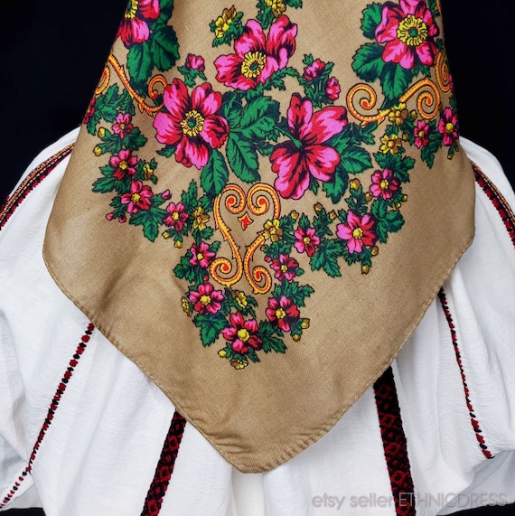 Vintage Hungarian Csango folk costume from Romani… - image 10