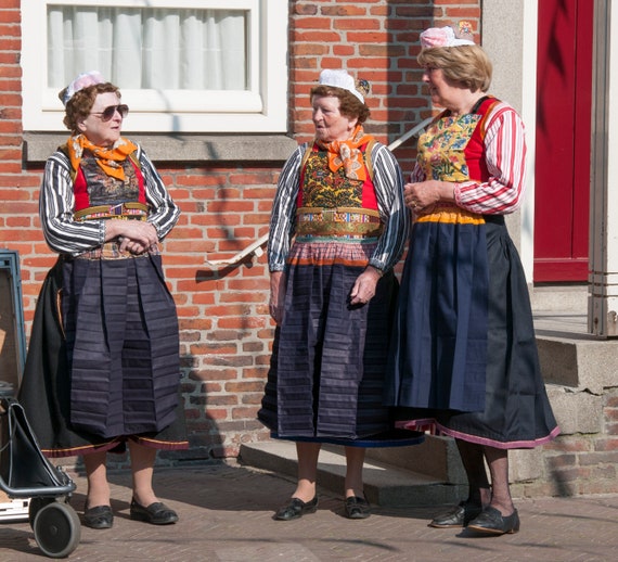 Traditional ethnic deals clothing
