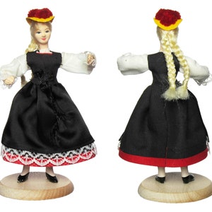 European folk costume doll from Schwarzwald, Germany | Black Forest ethnic dress | regional peasant clothing | handmade miniature 1:12 scale