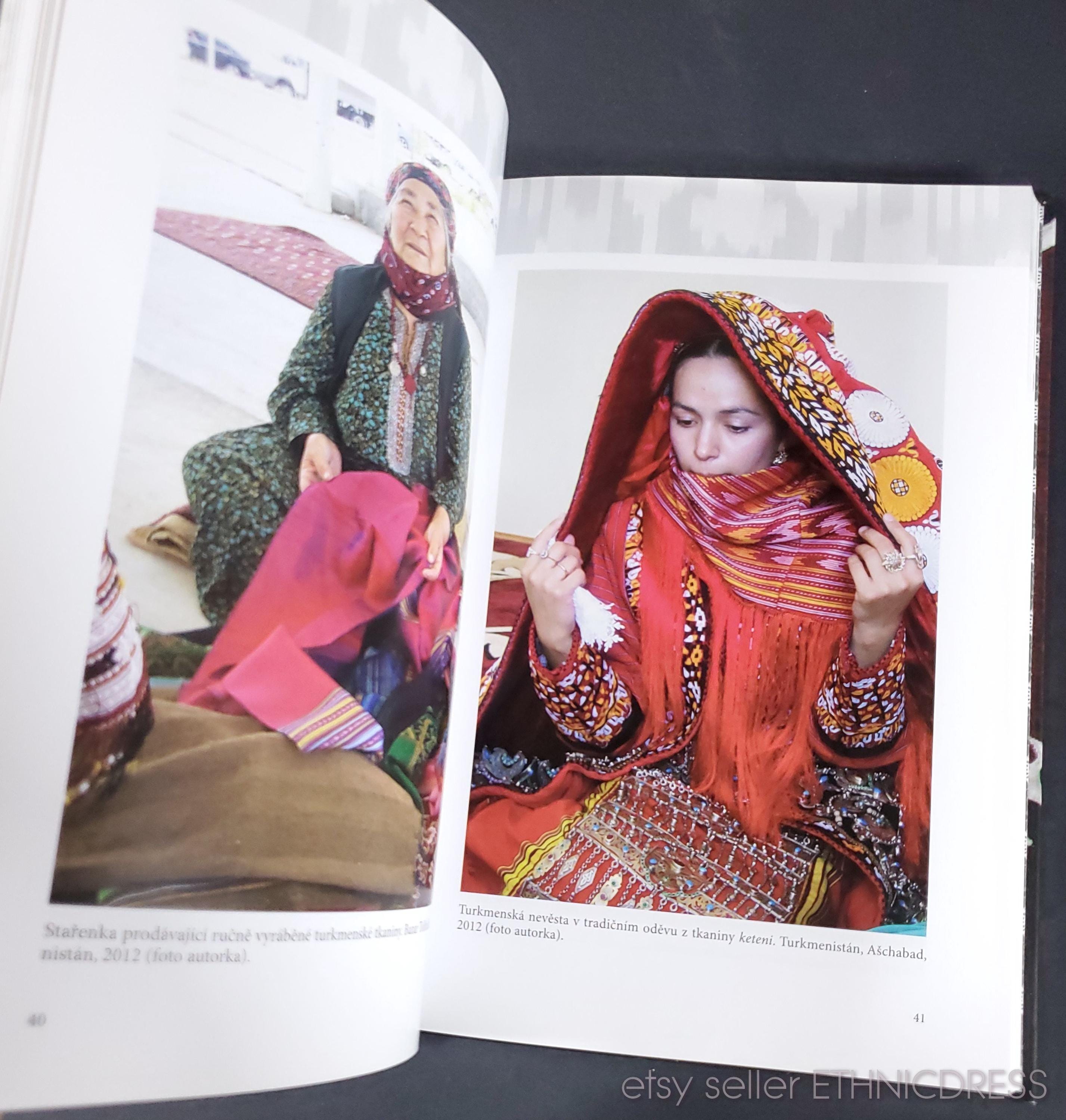 英語・トルコ語・ロシア語 キルギスの民族衣装の本 英語・トルコ語