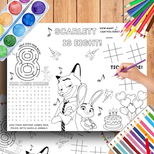 以下が含まれることがあります： 「Scarlett は 8 歳！」と「これらの単語を見つけよう！」というテキストが入った、漫画のキャラクター、迷路、三目並べ、誕生日ケーキが描かれた白黒の塗り絵。水彩絵の具セットと色鉛筆が含まれています。