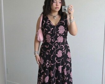 Vestido midi asimétrico con escote en V y estampado floral de Dressbarn, talla 14, negro y rosa, estilo años 2000, ideal para la noche.