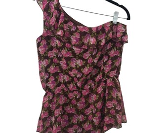 Top vintage L8ter de un solo hombro con estampado floral de rosas y volantes, talla M, marrón y rosa, estilo Y2K, coqueto y romántico.