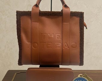 Lyxigt tote-set med läder och sherpadetaljer