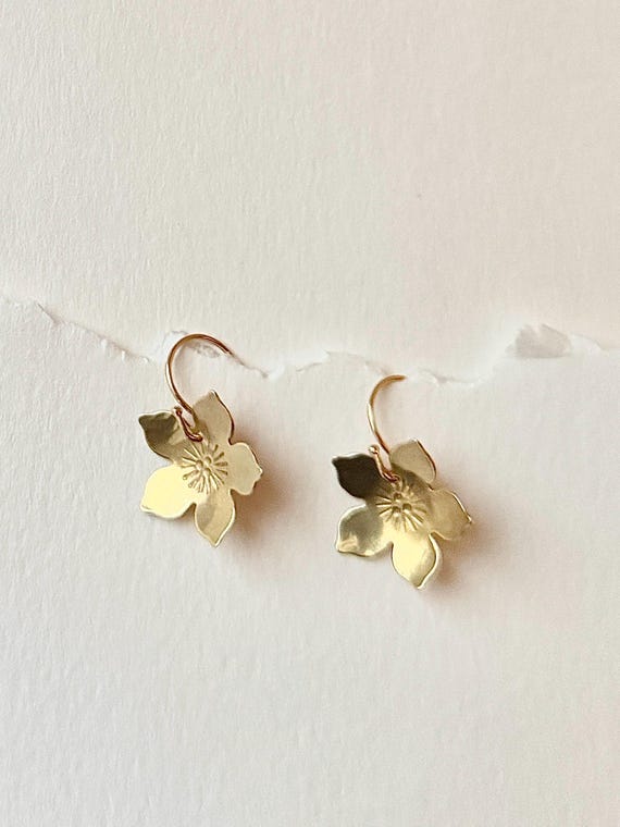 Pretty Brass Flower Earrings,  Pretty Hammered Gold Botanical Jewelry,