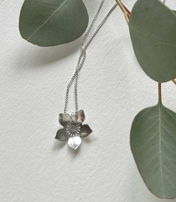 Sterling Silver Flower Necklace , Pretty botanical necklace