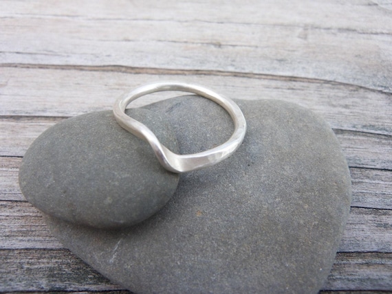 Sterling Silver Wave Ring, Pretty Twist Ring, Hand Hammered