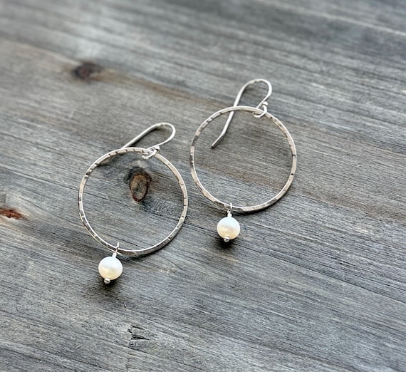Silver Circle & Pearl Earrings, Pretty Hammered Circles, Natural Freshwater Pearl Earrings, June Birthstone Jewelry