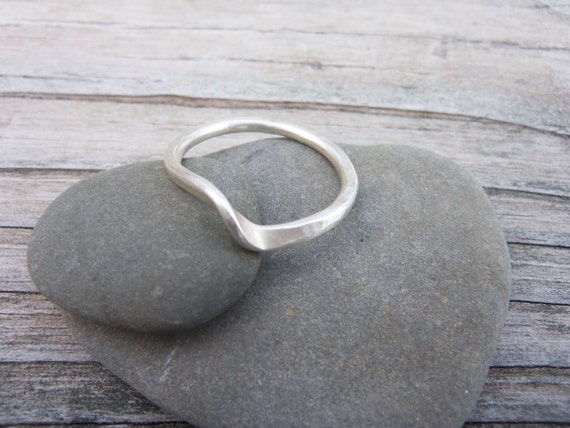 Sterling Silver Wave Ring, Pretty Twist Ring, Hand Hammered