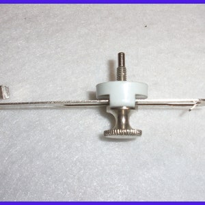 Vintage Original Singer 161172 Seam Guide, Seam Cloth Hem Guide, Thumb Screw, Great Britain, Sewing Machine Part Accessory