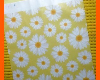 Spring Daisies Self Adhesive Designer 10 x 13 Inch Envelope Mailers Poly Bags Set of 10, Mailing Poly Bags