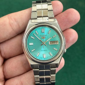 Vintage Seiko 5 Automatic Watch: Blue Sunburst Dial, Day Date, Aftermarket Bracelet