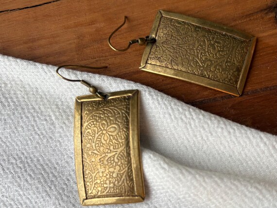 Vintage Brass Drop Earrings Rectangular Etched Da… - image 3