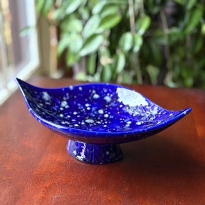 Vintage Mid Century Studio Pottery Pedestal Bowl Signed Etta 66, Cobalt Blue Crystalline Glaze Footed Centerpiece Biomorphic Winged Art Bowl