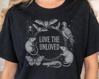Camiseta Love The Unloved, azul marino unisex.