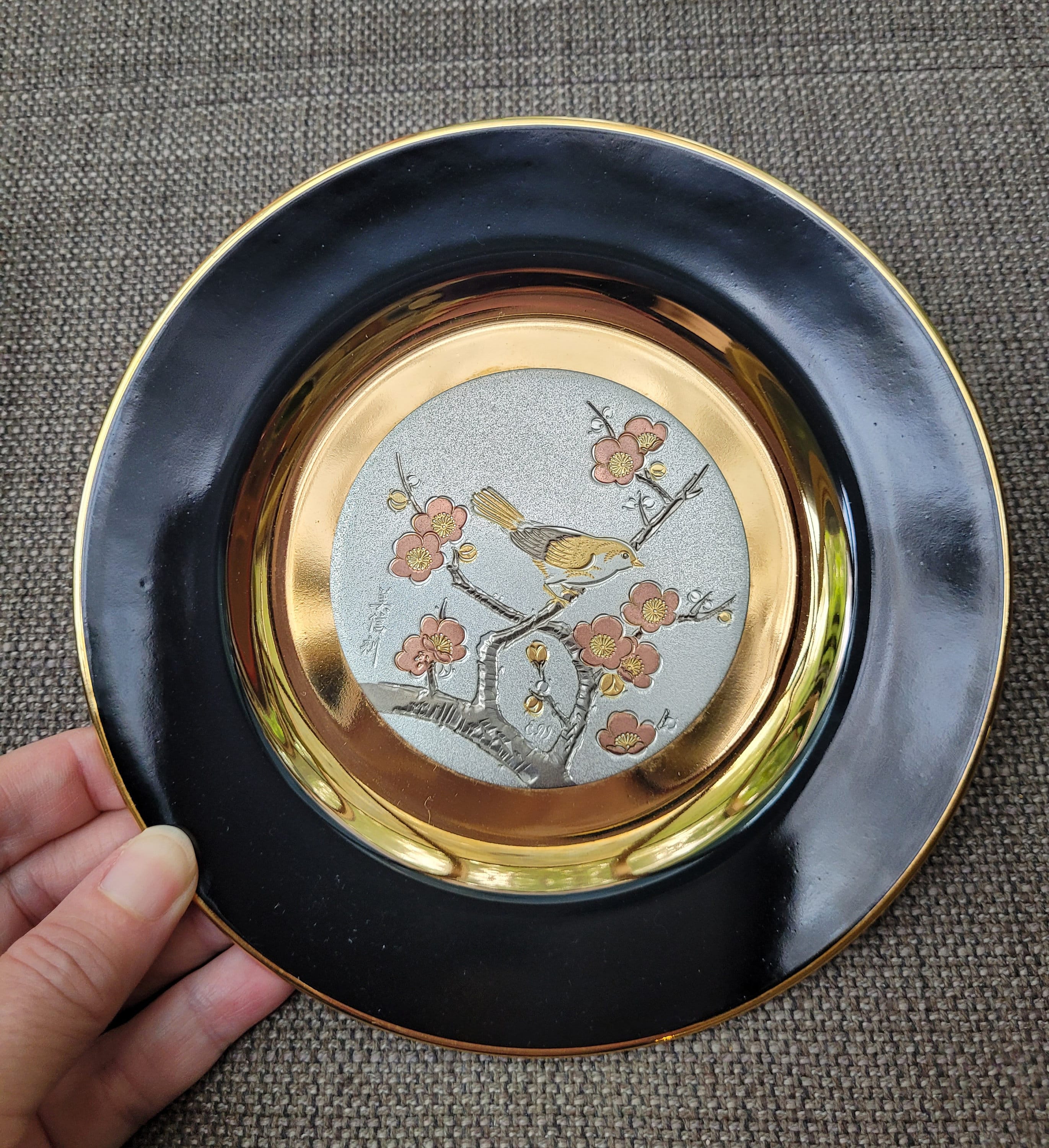 Japanese Chokin limited edition bird plate by artist Yoshinobu Hara. Etched copper, silver, 18 k gold. 6-1/4." Original packaging. Vintage.