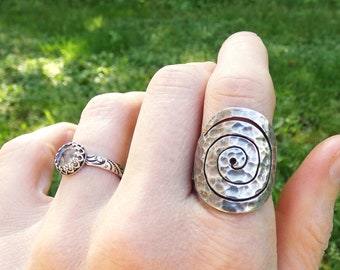 LARGE vintage 925 sterling silver Mexico 1 inch hammered spiral swirl statement ring 7.5