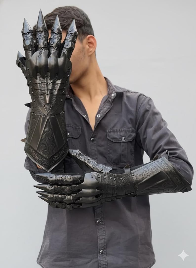 Etched Steel Gauntlet Gloves | Nazgul-inspired Medieval Gauntlets Black ...