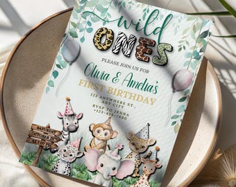 Convite para o primeiro aniversário dos gêmeos "Wild Ones", Convite para festa de aniversário com tema safari para gêmeos, Festa na selva em tons neutros, Convite para o primeiro aniversário de gêmeos (menino e menina) com tema safari