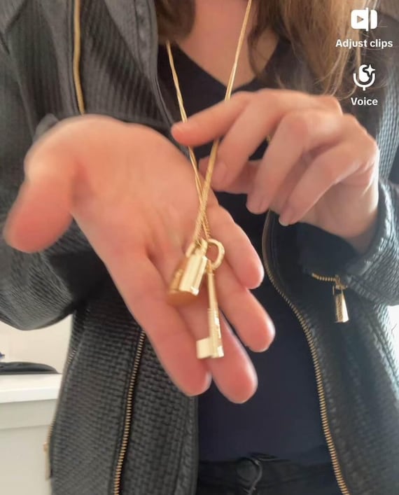 Vintage Victoria Secret Key & Lock gold necklace
