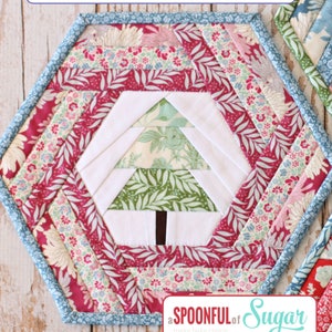 Hexie Holiday Placemat PDF Sewing Pattern; quilted placemat; Holiday table decor; festive table setting; foundation paper piecing; tree mat.