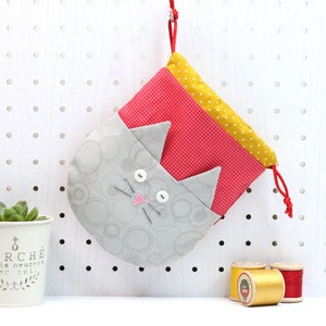 Kitty Carryall PDF Sewing Pattern; cat drawstring bag; cat lover gift; kitten pouch; DIY cat bag; beginner sewing project; digital download.