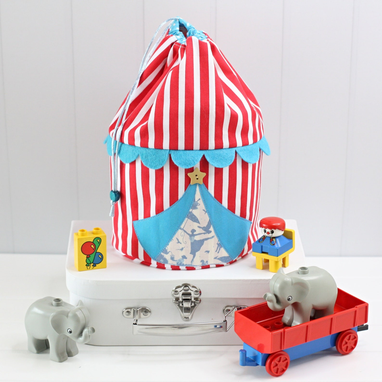 Circus Print Pattern Backpack main image 1