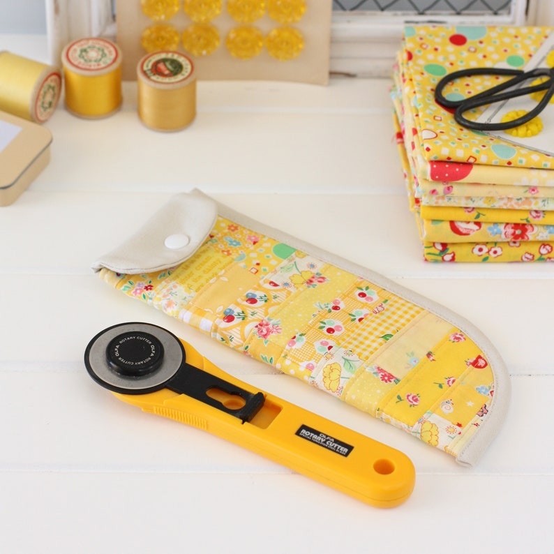 Rotary Cutter Sewing Tool Pouch PDF Sewing Pattern image 1