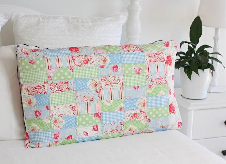 Pretty Patchwork Pillow Sham PDF Sewing Pattern image 1