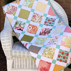 Lucky Charm Quilt PDF Schnittmuster; charm eckig freundlich; Anfänger-Quiltmuster; einfache Steppdecke; Babydecke; werfen Teppich; vorgeschnittenen freundlich.