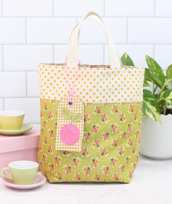 All Seasons Gift Tote PDF Sewing Pattern; reusable bag; fabric gift bag; eco-friendly gift bag; gift wrapping solution; seasonal gift bag.
