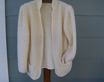 Vintage Ivory Color Boucle Sweater