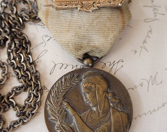 FRENCH RECONAISSANCE MEDAL vintage antique assemblage necklace