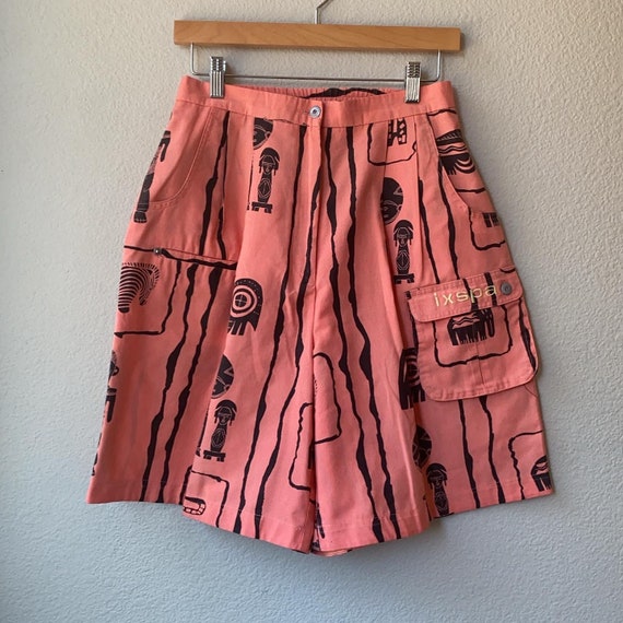 Vintage Mask Print Pleated Shorts