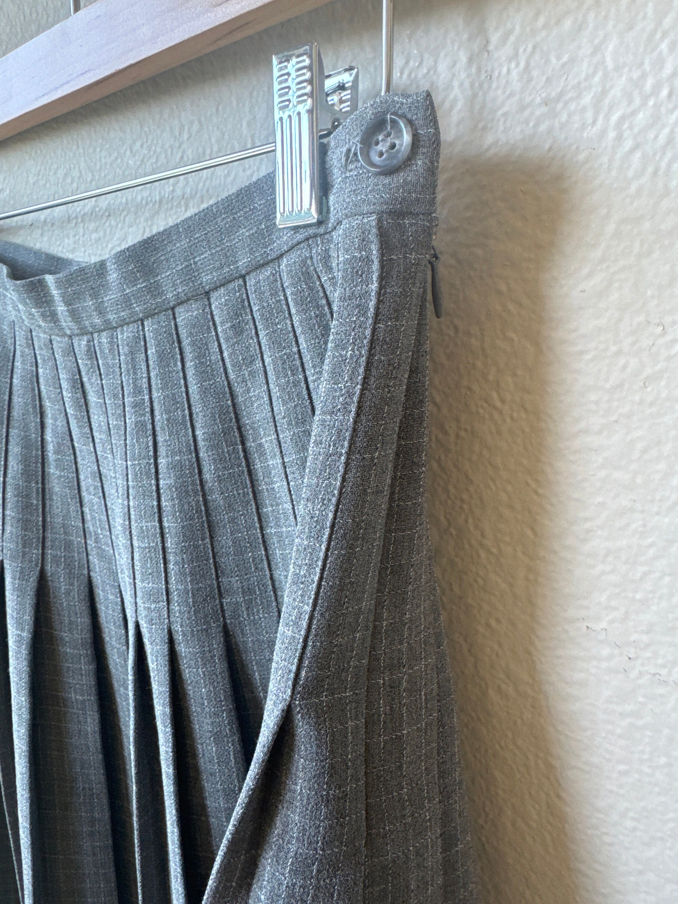 Pleated Gray Speckled Abstract Skirt