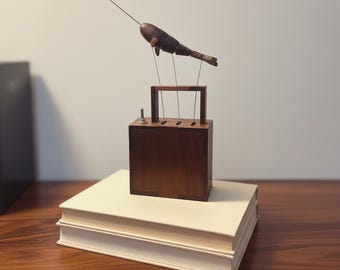 Scultura di automi di balena in legno, automa in legno, opera d'arte meccanica, arte cinetica fatta a mano, scultura in movimento, scultura da scrivania in legno, cinetica