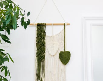 Arazzo da parete con foglie di macramè, arte con foglie di macramè, decorazione da parete botanica, arazzo da parete verde, decorazione da parete boho, decorazione ispirata alle piante, arte da parete in filato