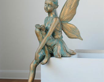 Estatua de Hada de las Flores de Bronce - Figura de Resina, Decoración Fantástica para Jardín e Interiores, Regalo Mágico de Inspiración Cottagecore