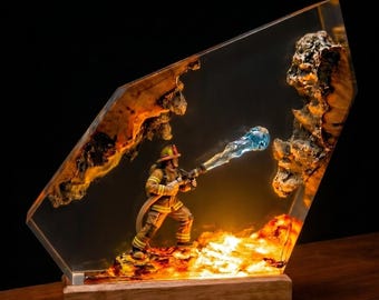 Hero brandweerman epoxylamp, handgemaakt brandweerman nachtlampje hars, brandweer led bureaudecor, first-responder cadeau voor papa