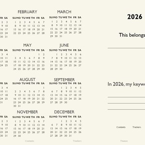 Può includere: Calendario color crema del 2026 con layout mensili, incluso lo spazio per scrivere "Questo appartiene a" e "Nel 2026, le mie parole chiave sono". Il calendario include i giorni della settimana.