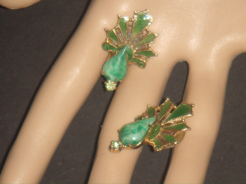 Victorian style jewelry 3 piece rhinestone set 70s green jewelry estate goldtone set Vintage jewelry set Green rhinestone set